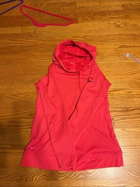 Women’s Nike pro workout hoodie